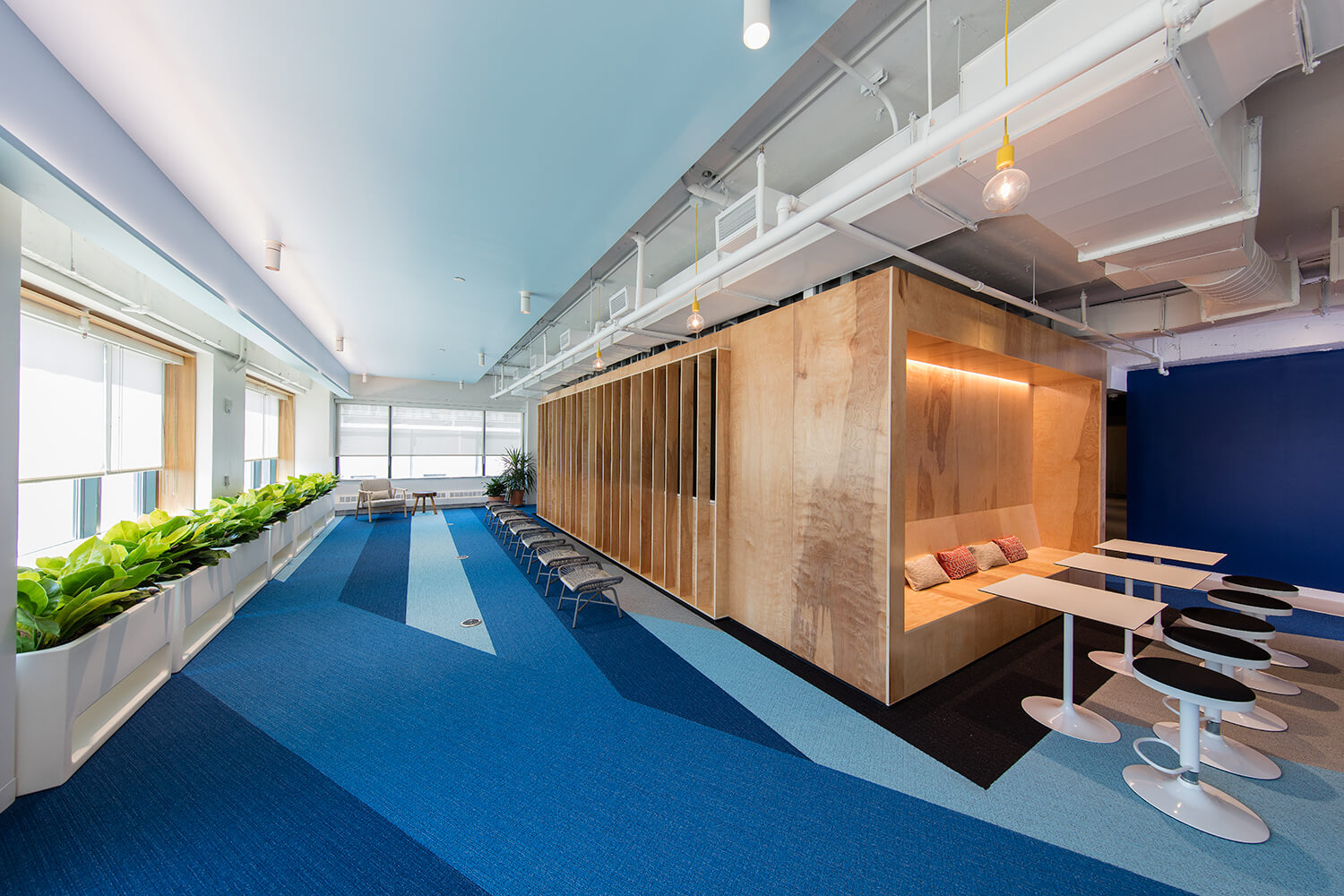 Inside Do Employee First Office Design The Beach Showing Digitalocean S Ocean Blue Carpet